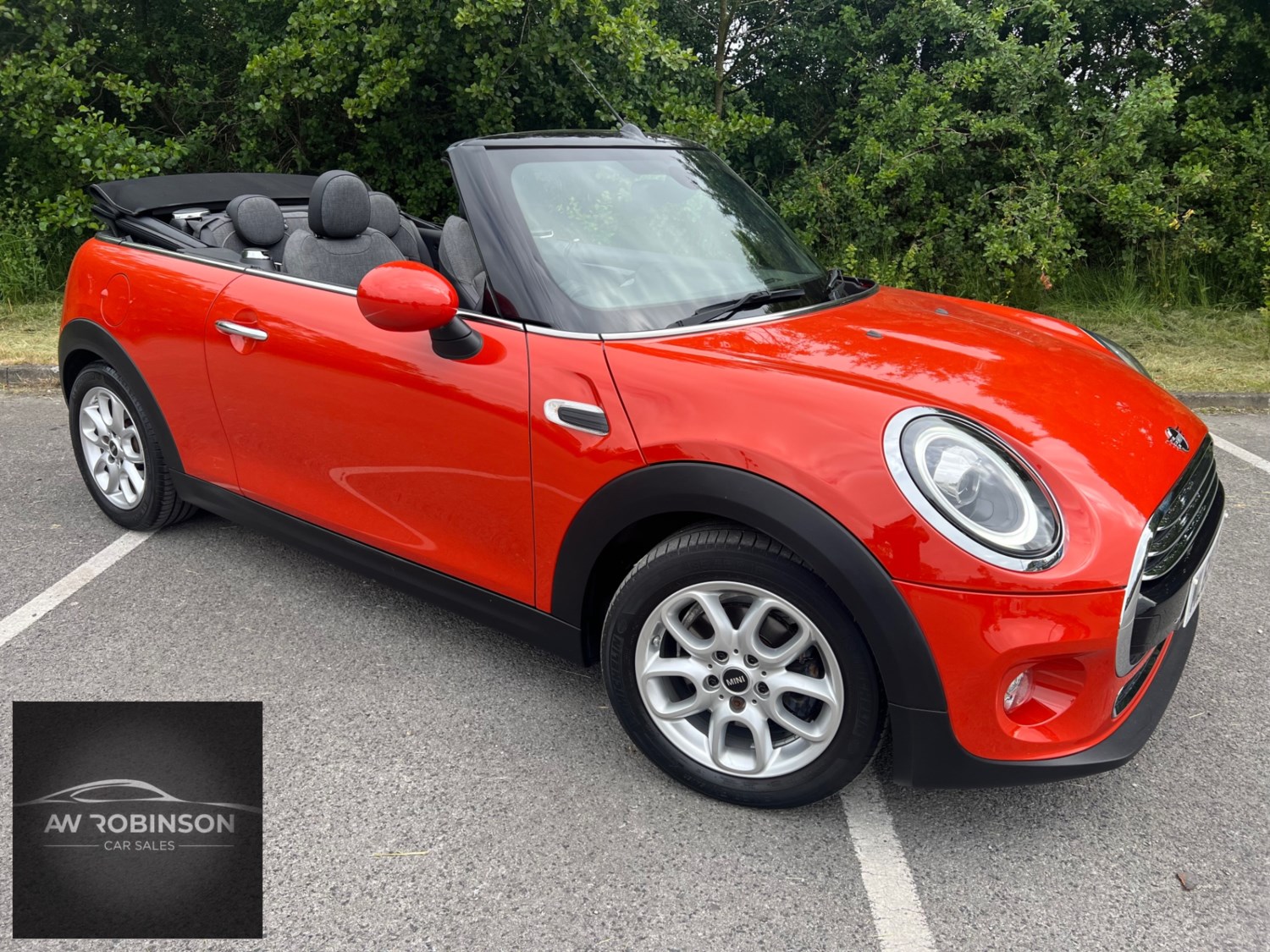 MINI Convertible Listing Image