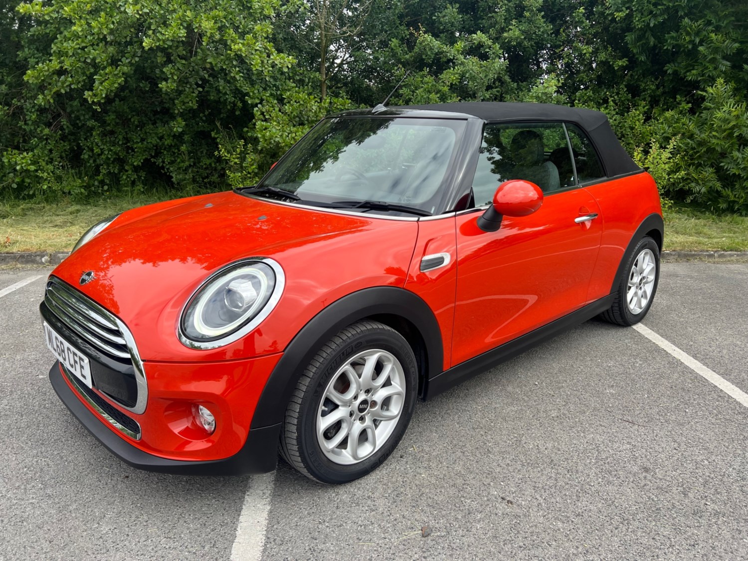 MINI Convertible Listing Image