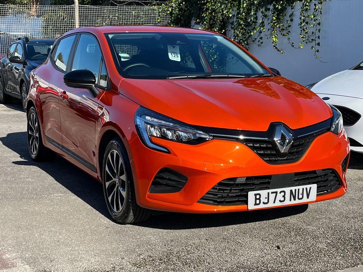 Renault Clio Listing Image