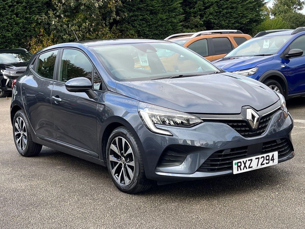 Renault Clio Listing Image