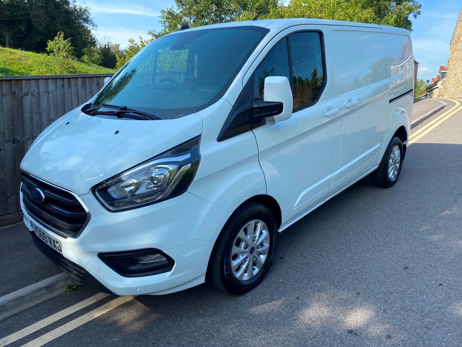 Ford Transit Custom Listing Image