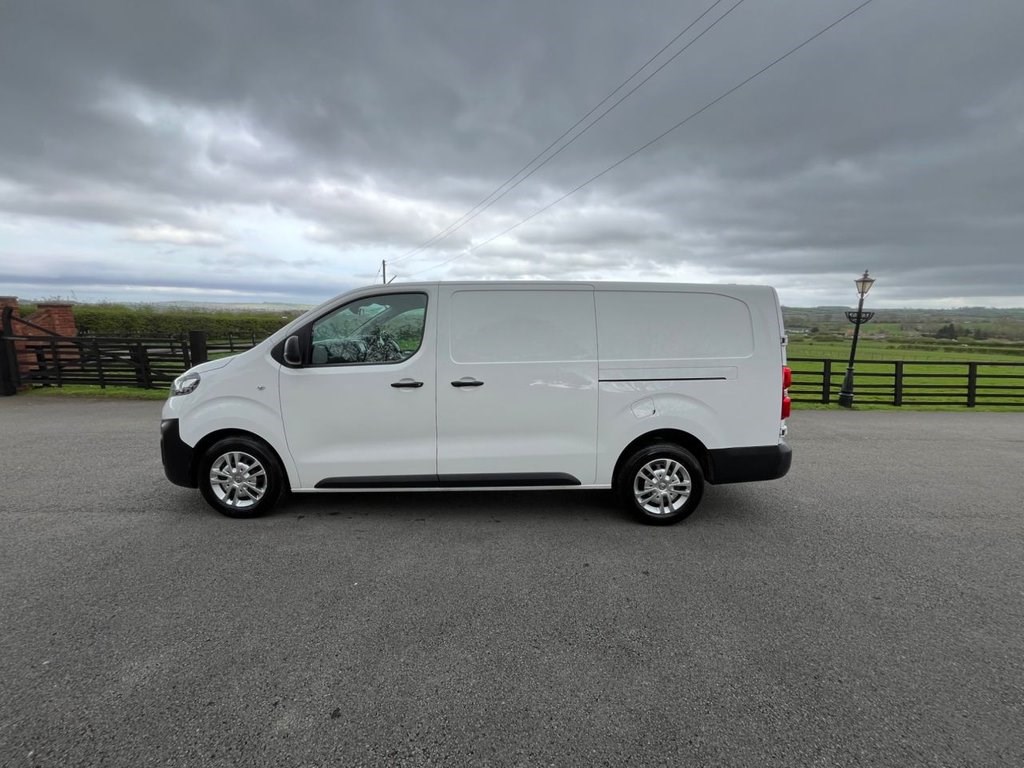 Vauxhall Vivaro Listing Image