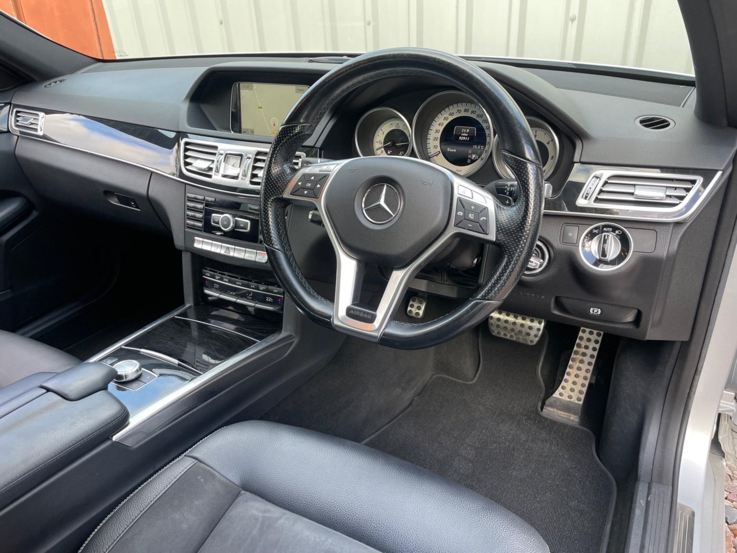 Mercedes-Benz E-Class Listing Image