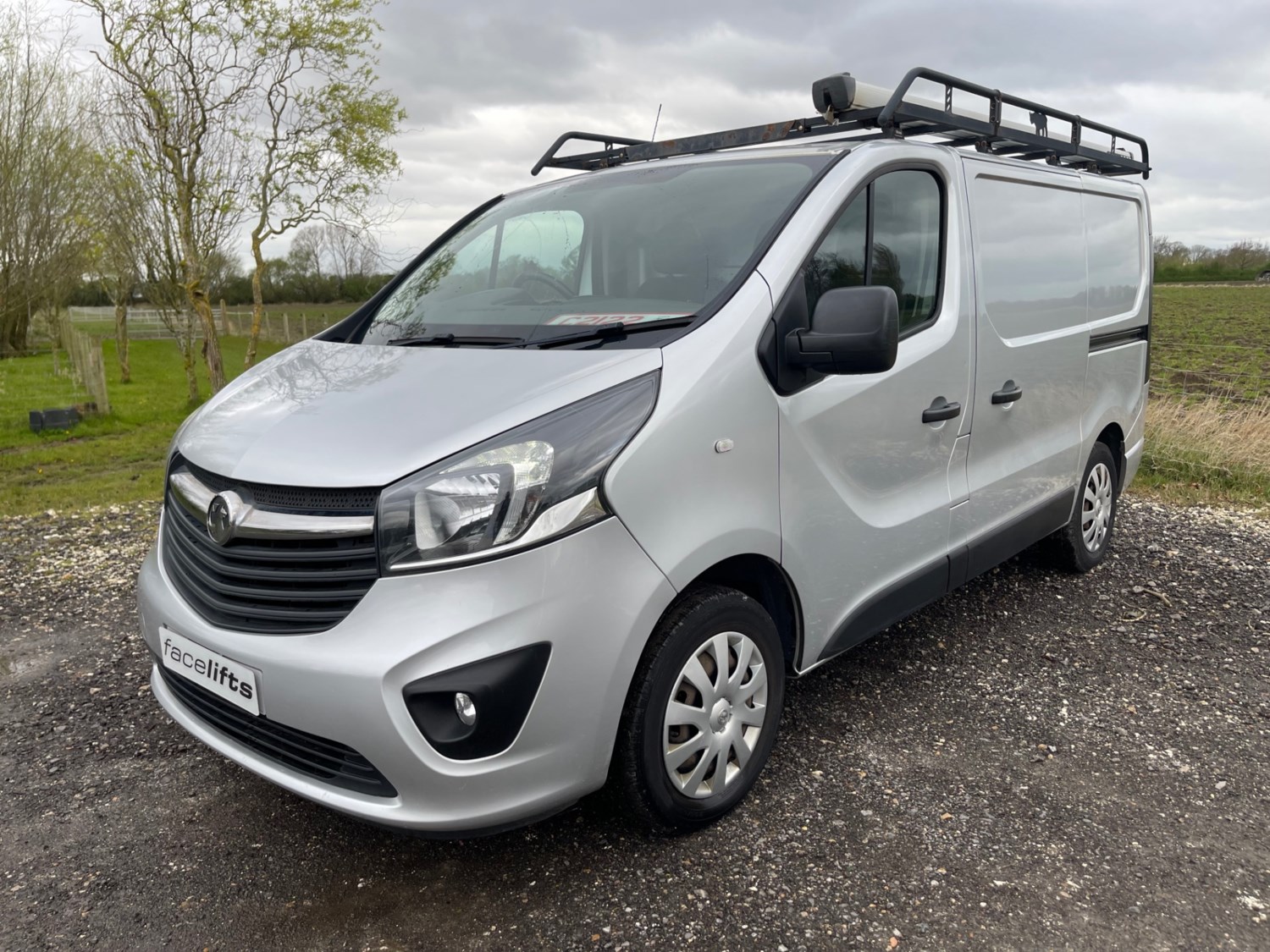 Vauxhall Vivaro Listing Image