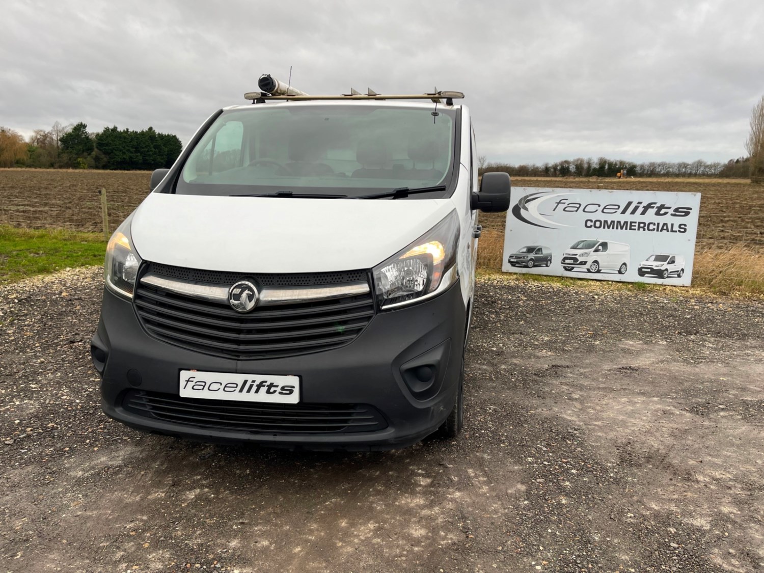 Vauxhall Vivaro Listing Image