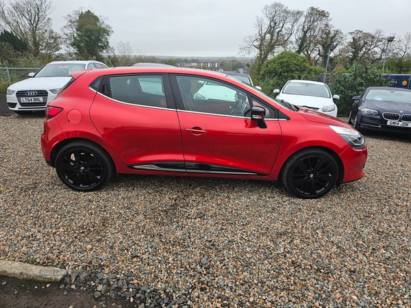 Renault Clio Listing Image