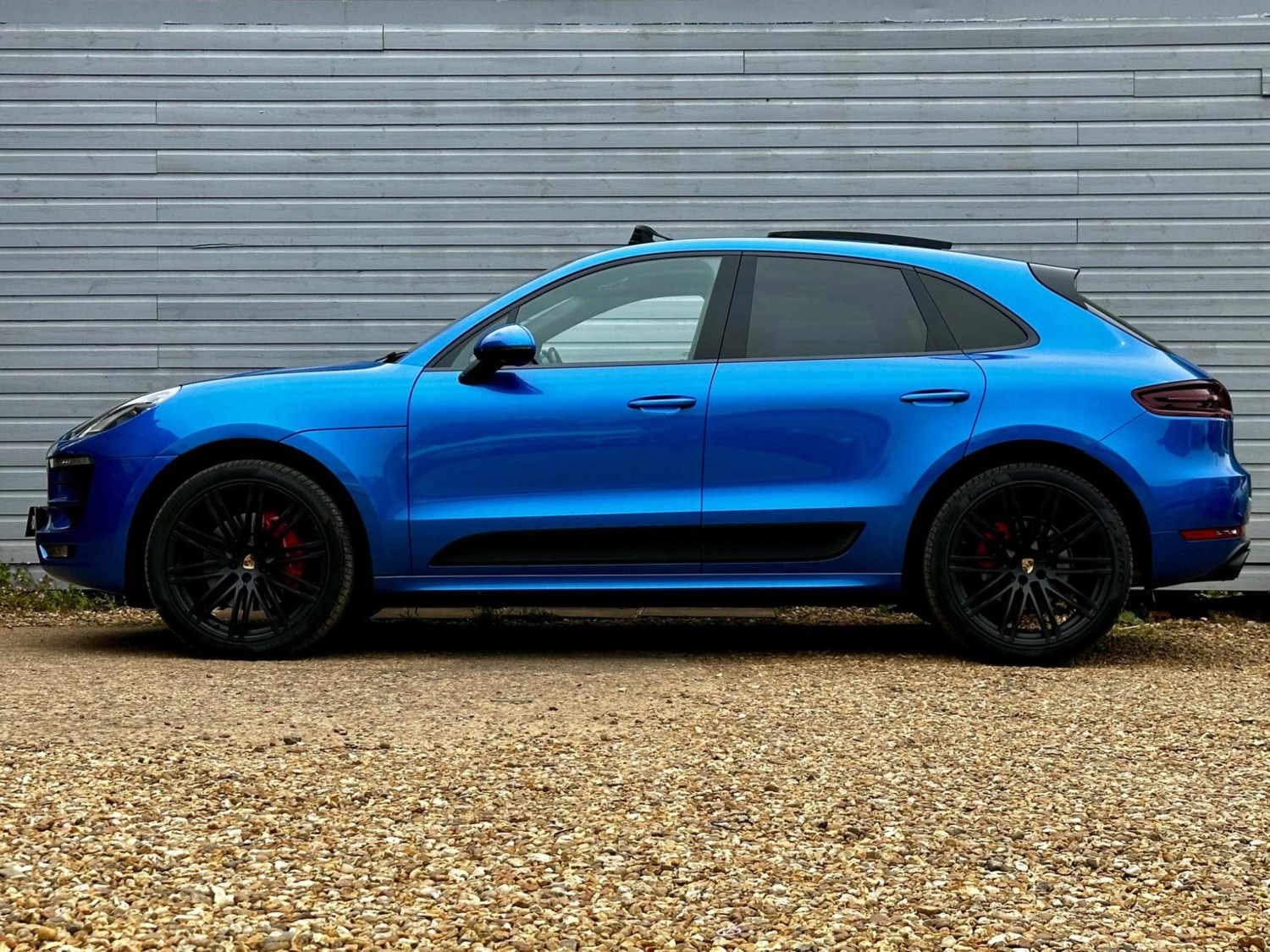 Porsche Macan Listing Image