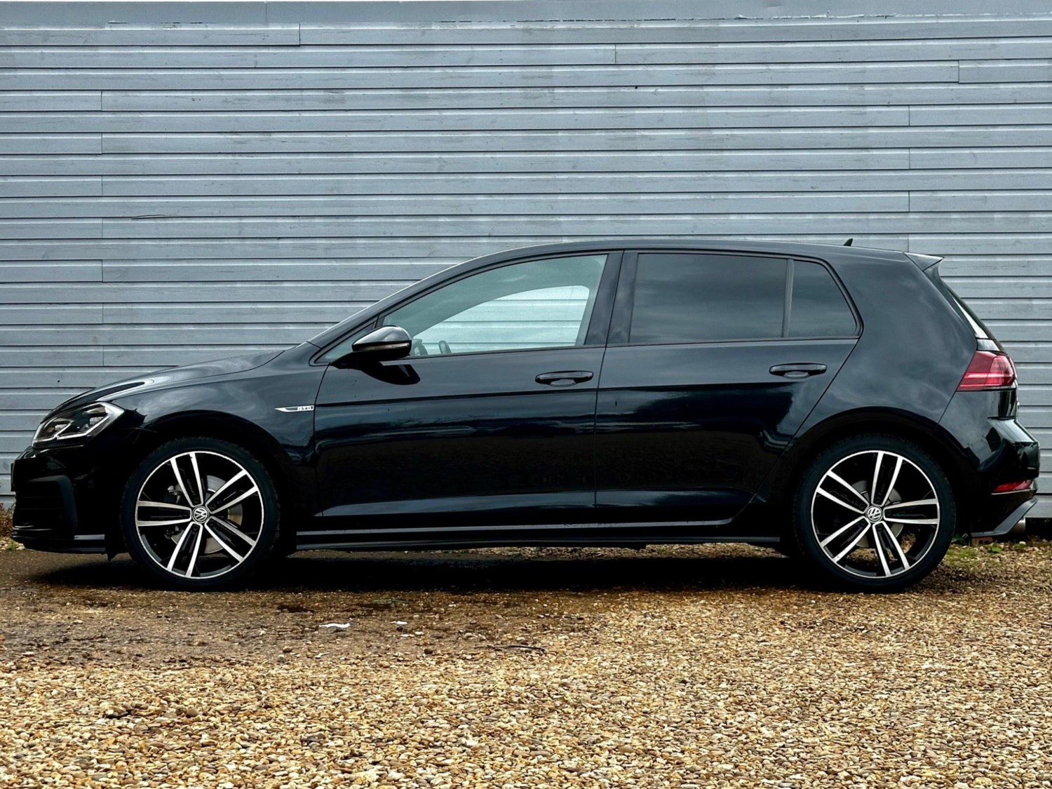 Volkswagen Golf Listing Image