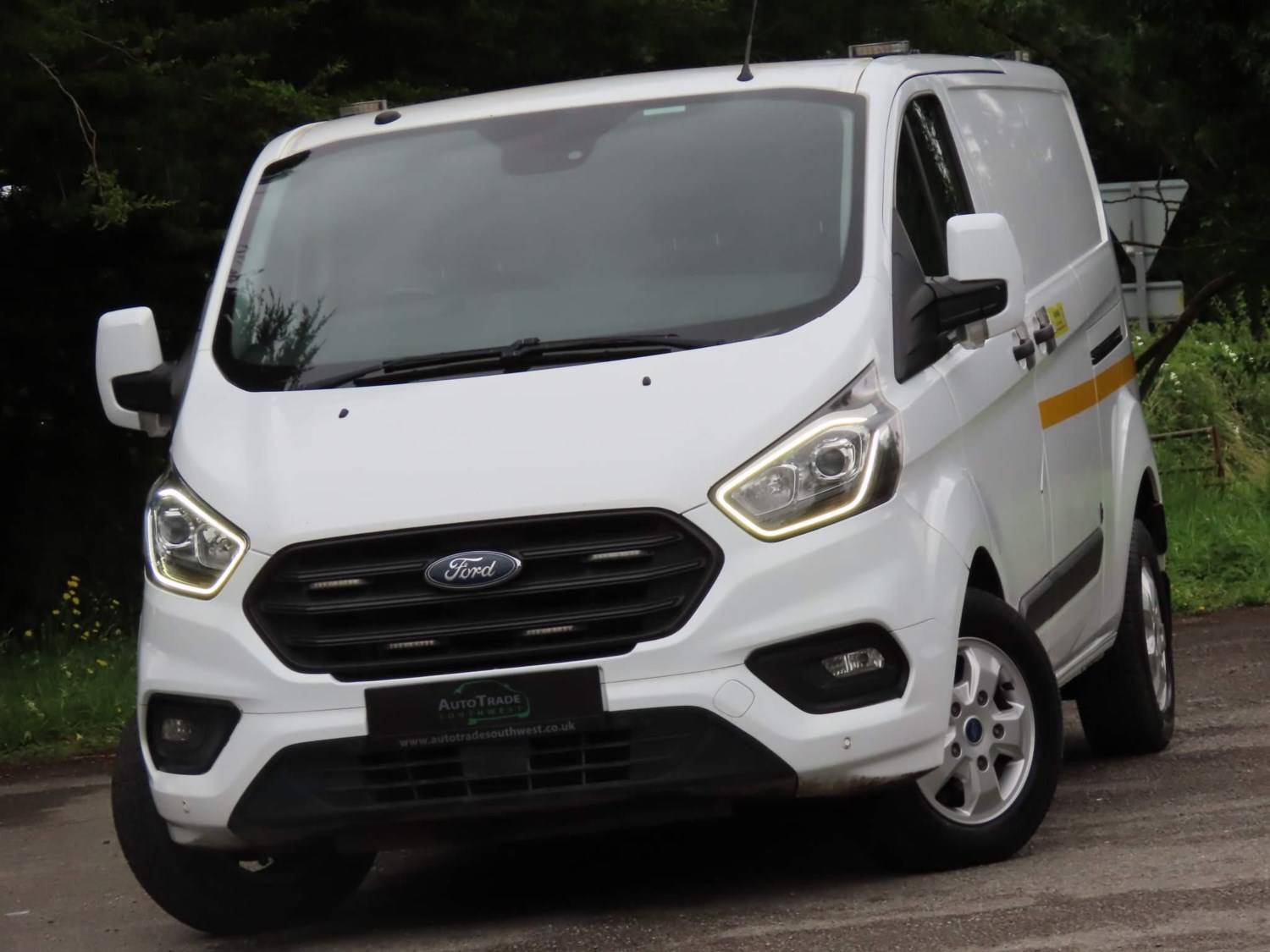 Ford Transit Custom Listing Image