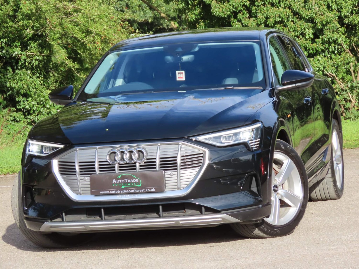 Audi e-tron Listing Image