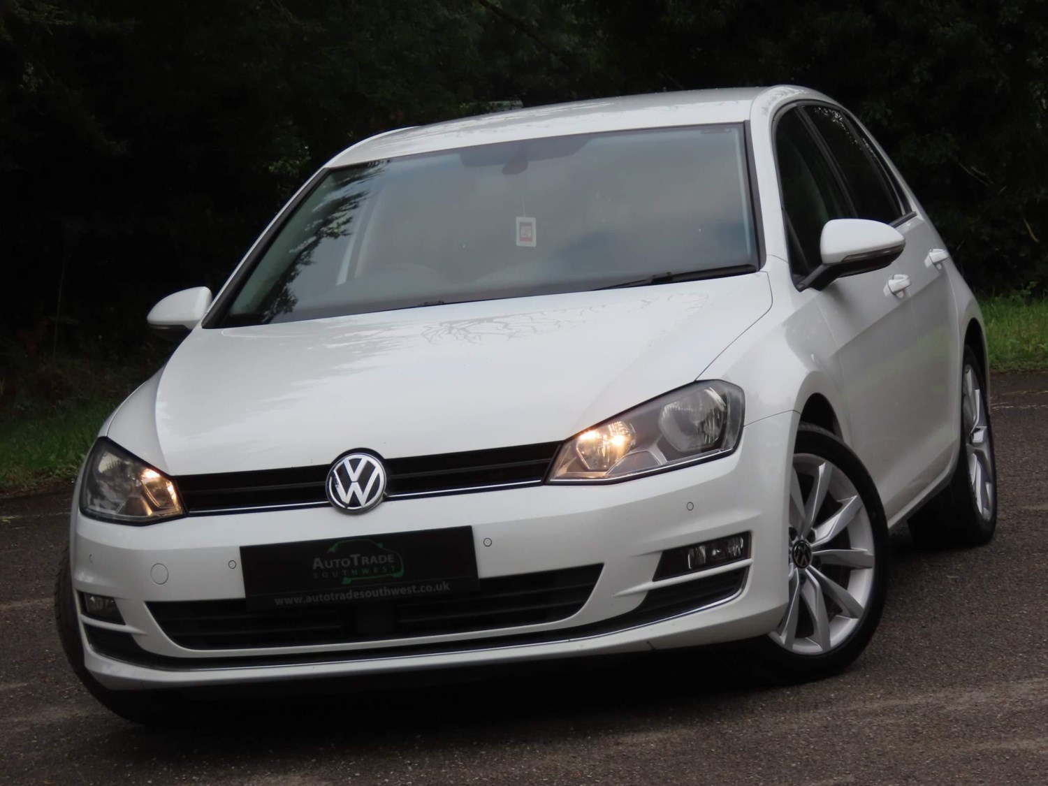 Volkswagen Golf Listing Image