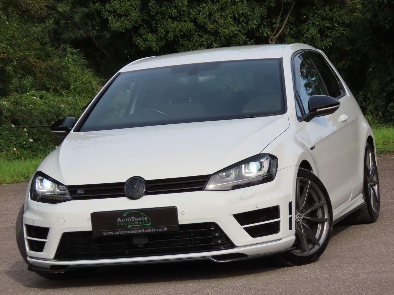 Volkswagen Golf Listing Image