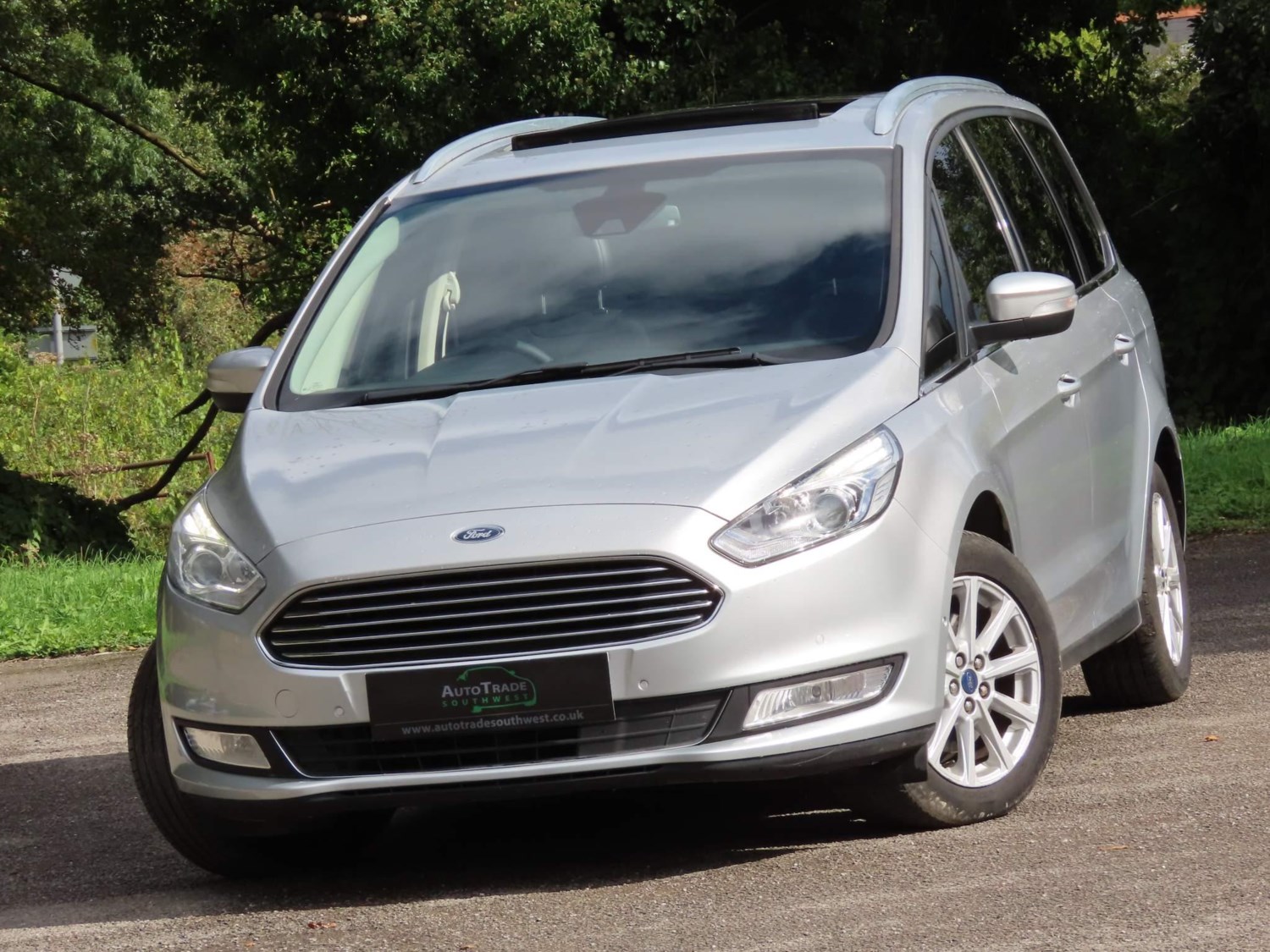 Ford Galaxy Listing Image