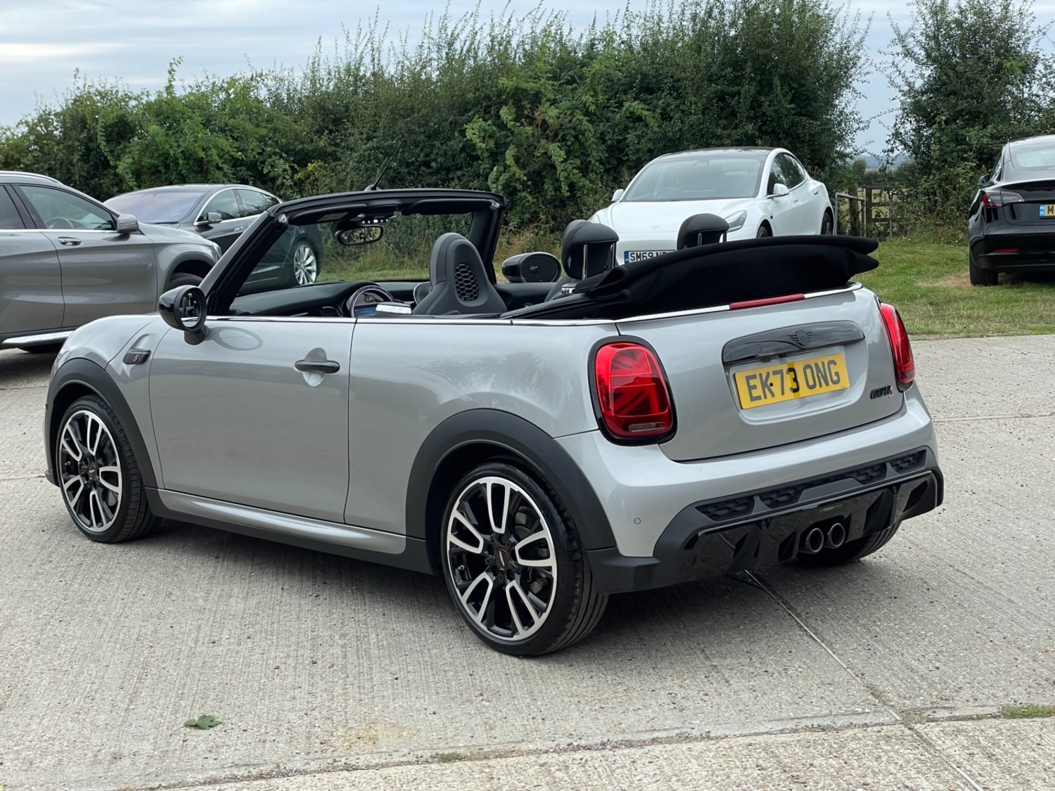 MINI Convertible Listing Image