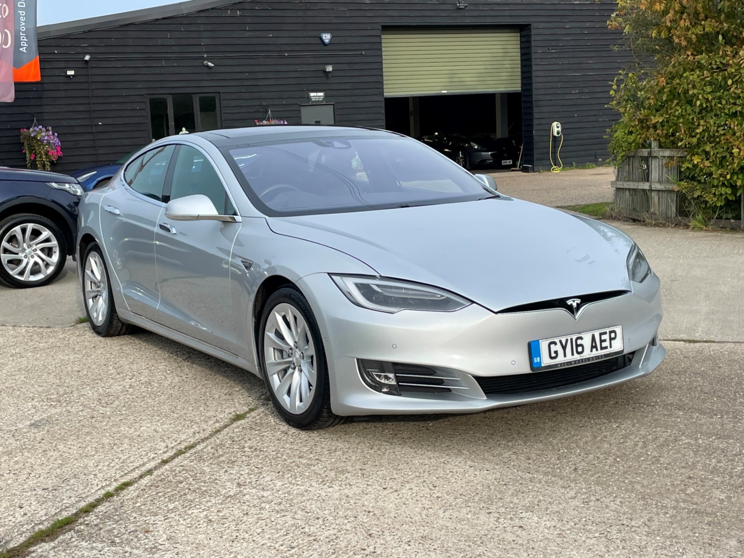 Tesla Model S Listing Image