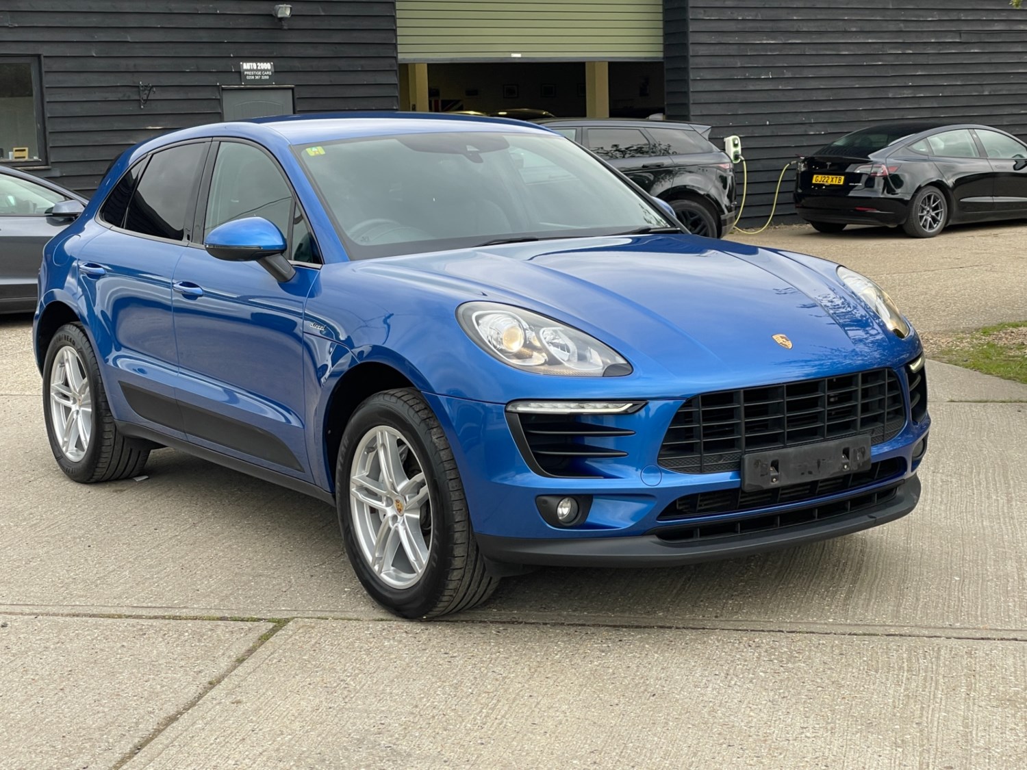 Porsche Macan Listing Image