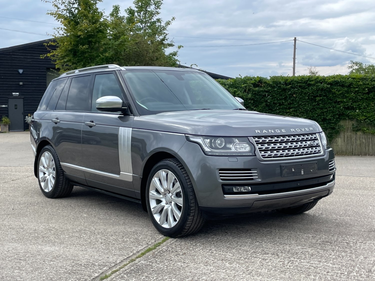 Land Rover Range Rover Listing Image