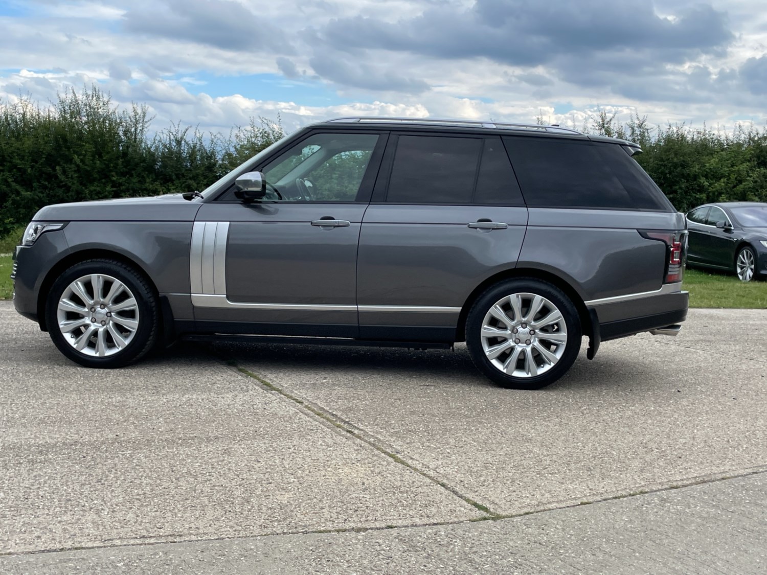 Land Rover Range Rover Listing Image