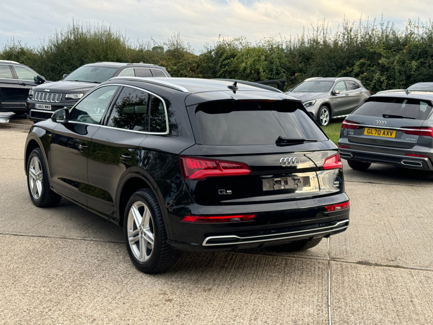 Audi Q5 Listing Image