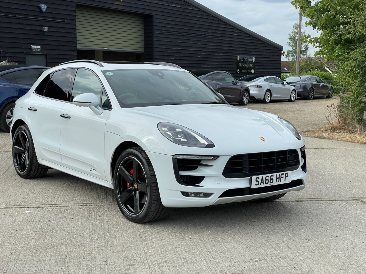 Porsche Macan Listing Image