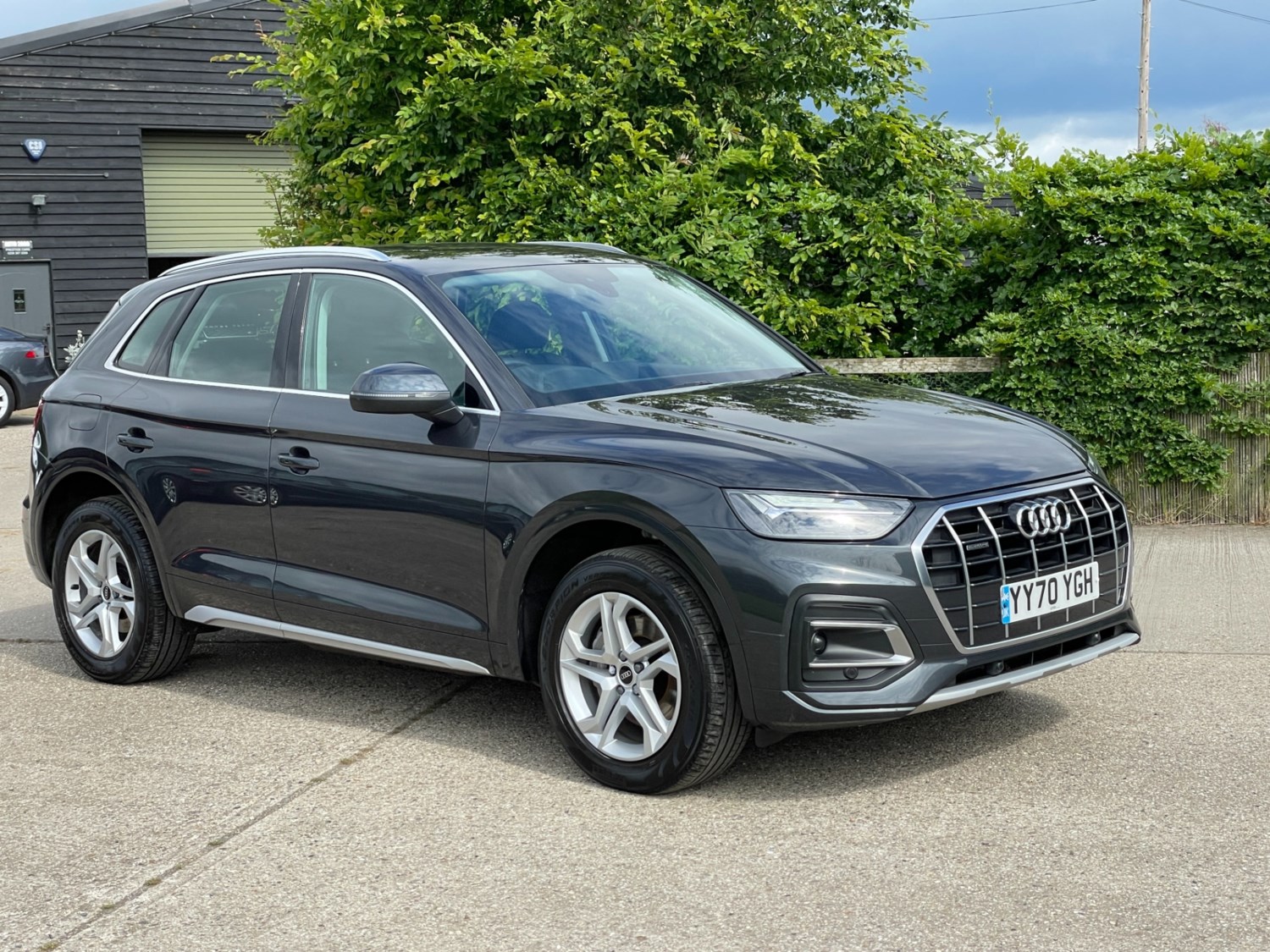 Audi Q5 Listing Image