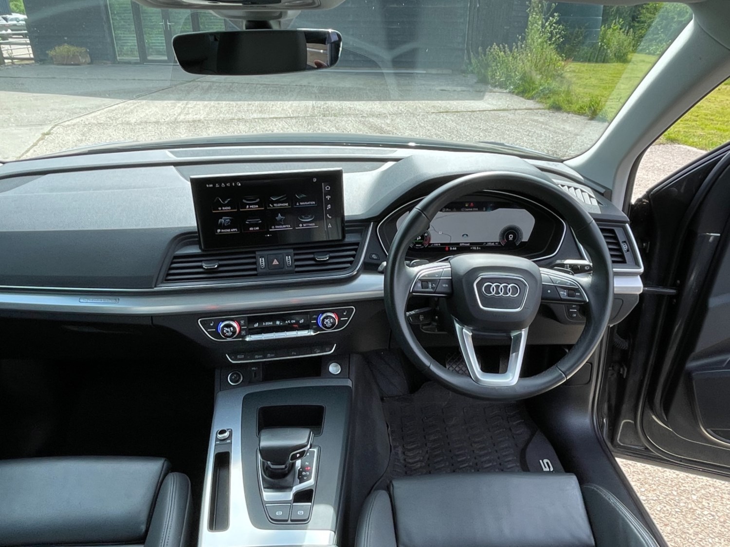 Audi Q5 Listing Image