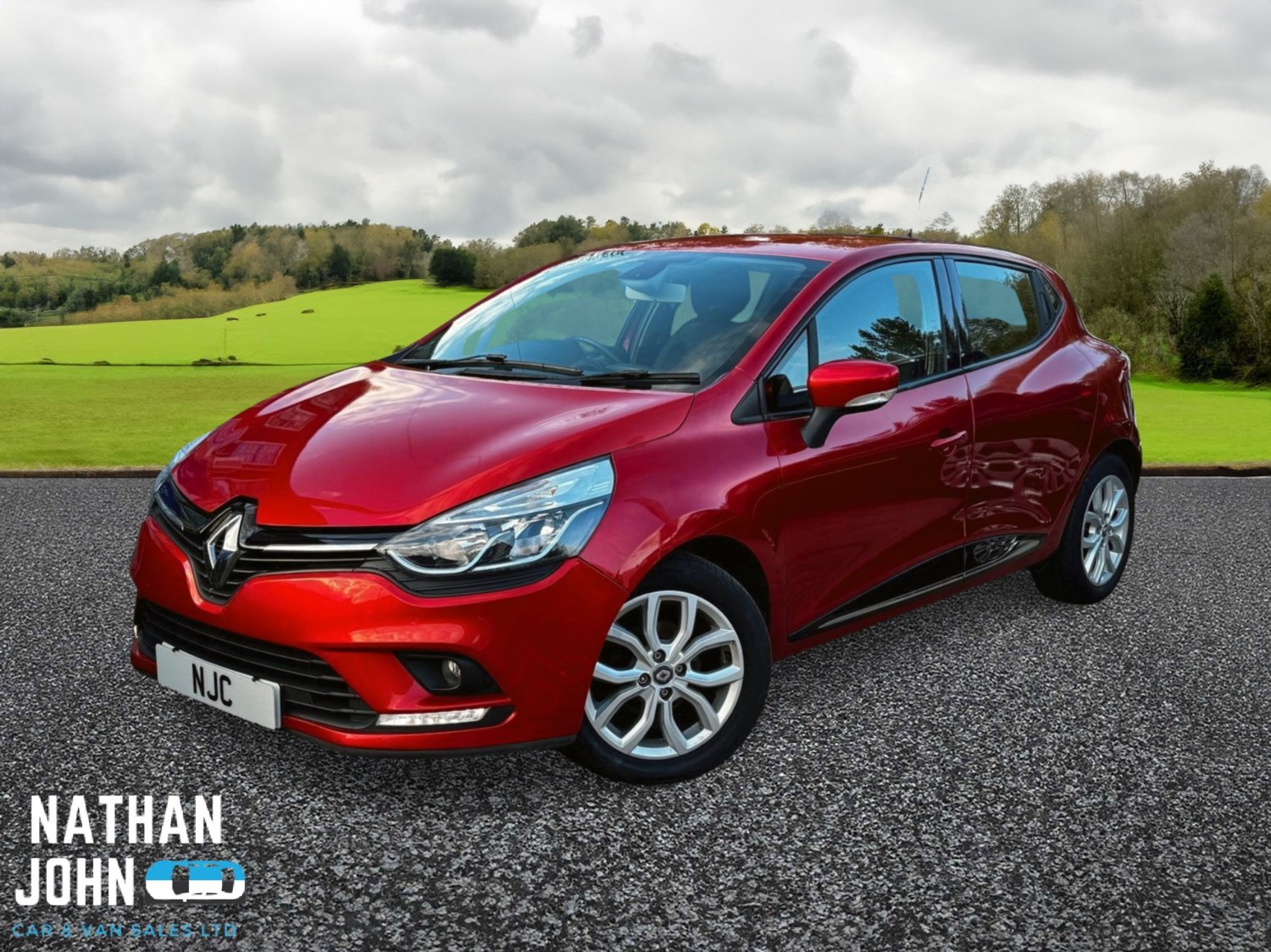 Renault Clio Listing Image