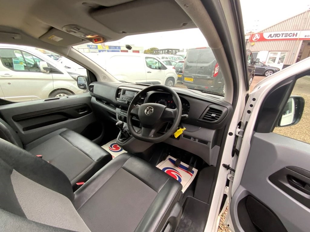 Vauxhall Vivaro Listing Image