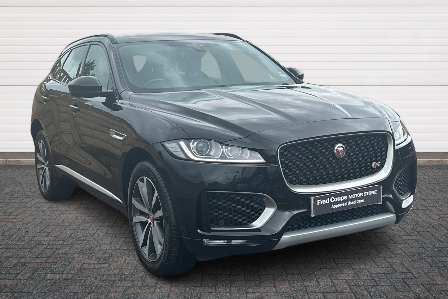 Jaguar F-PACE Listing Image