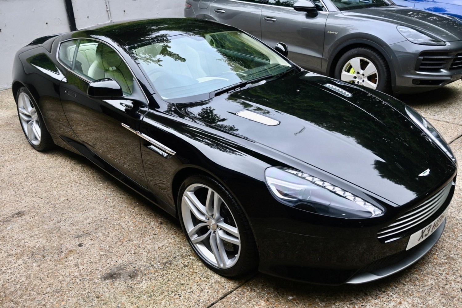 Aston Martin DB9 Listing Image