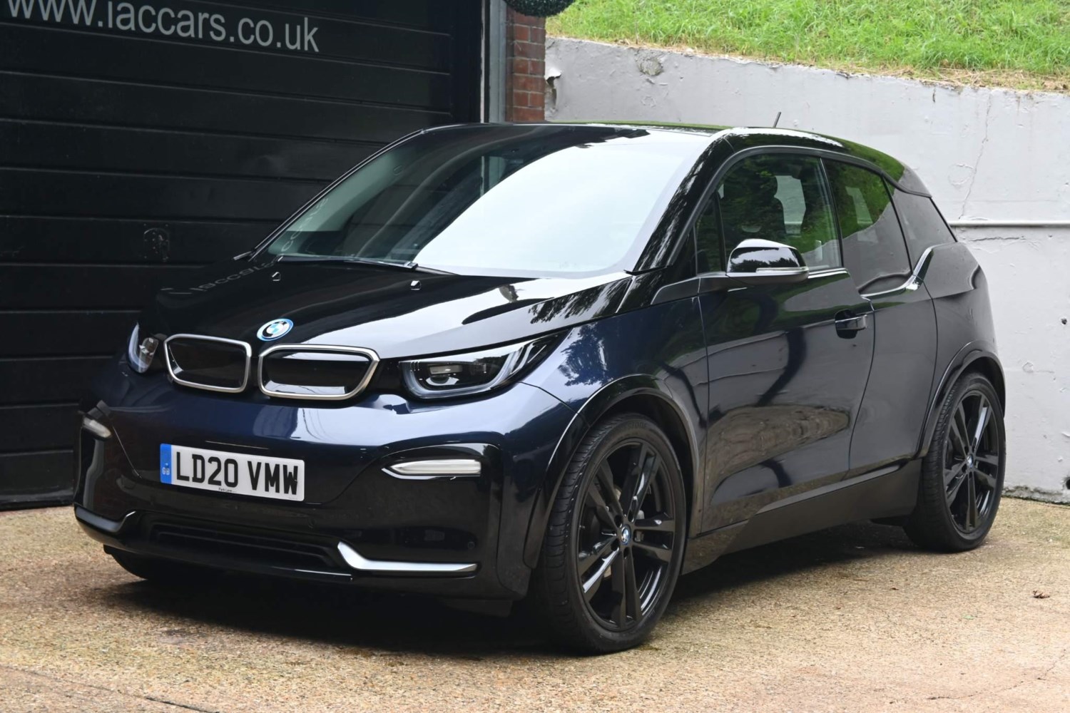 BMW i3 Listing Image