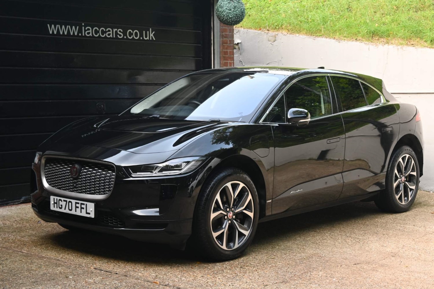 Jaguar I-PACE Listing Image