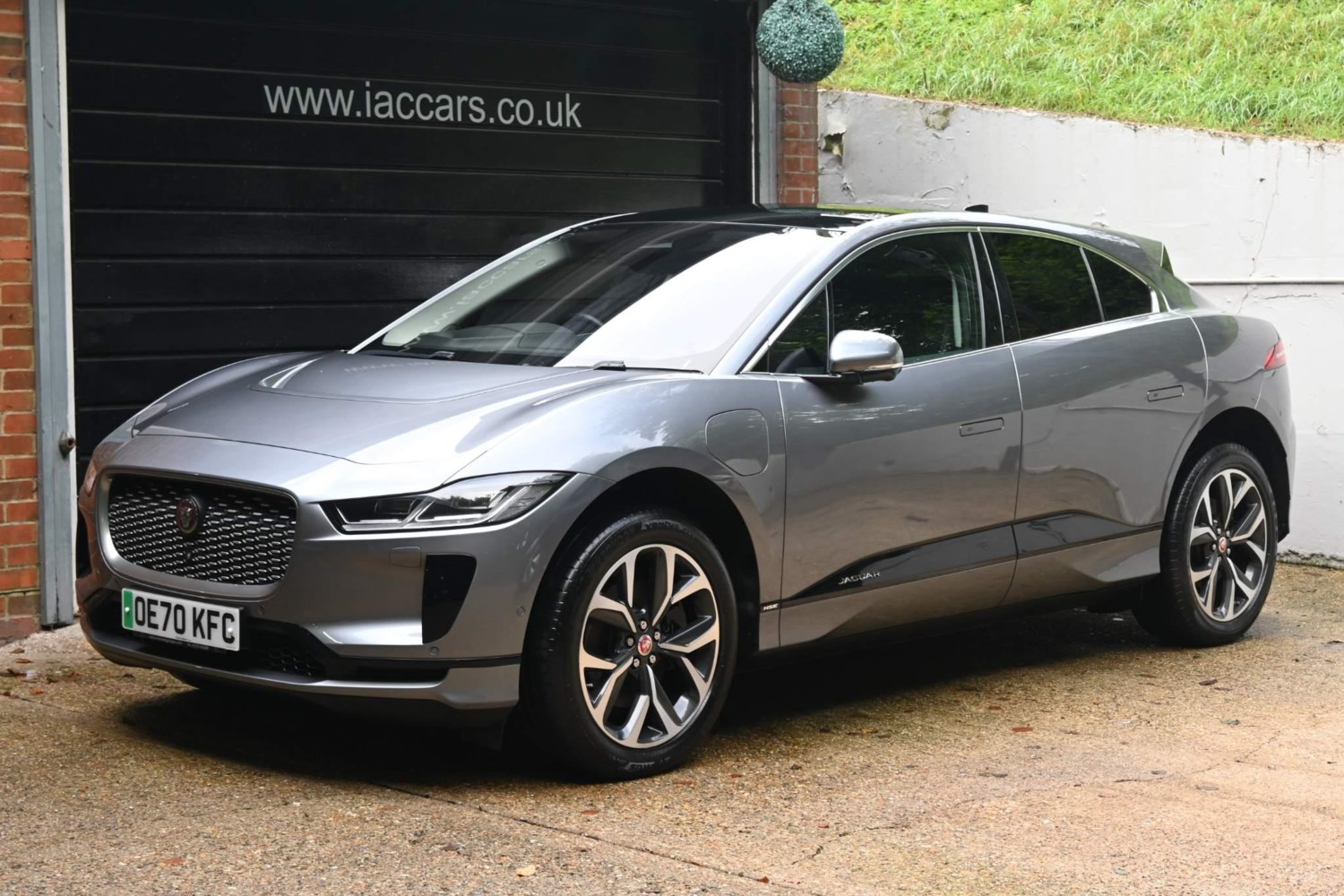 Jaguar I-PACE Listing Image