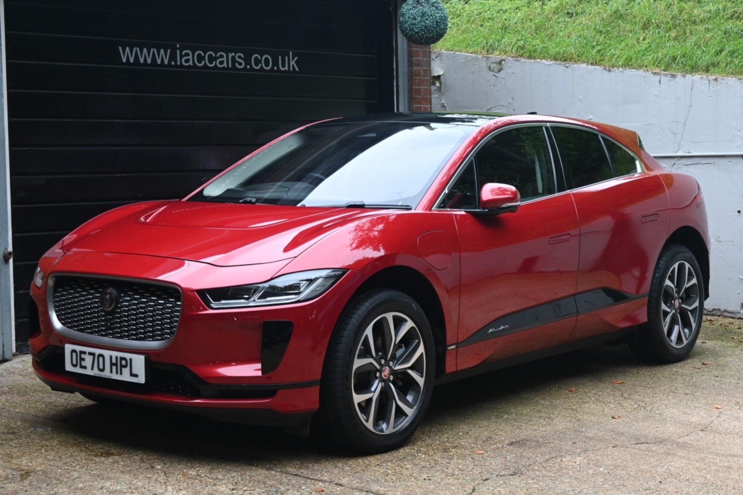 Jaguar I-PACE Listing Image