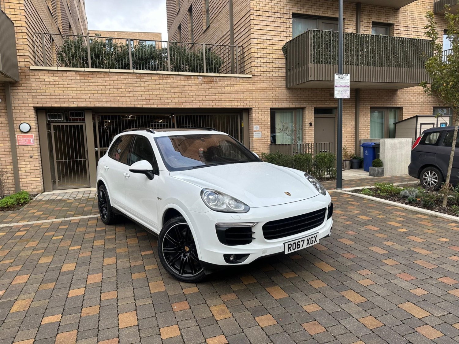 Porsche Cayenne Listing Image