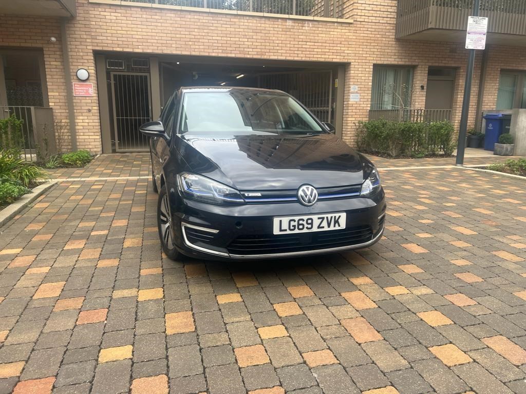 Volkswagen Golf Listing Image