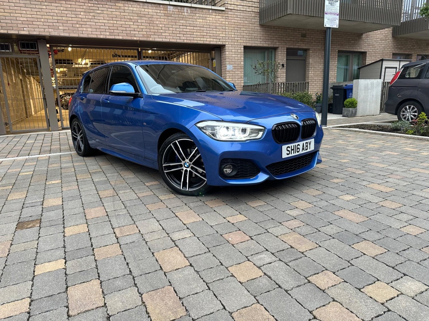 BMW 1 Series Listing Image