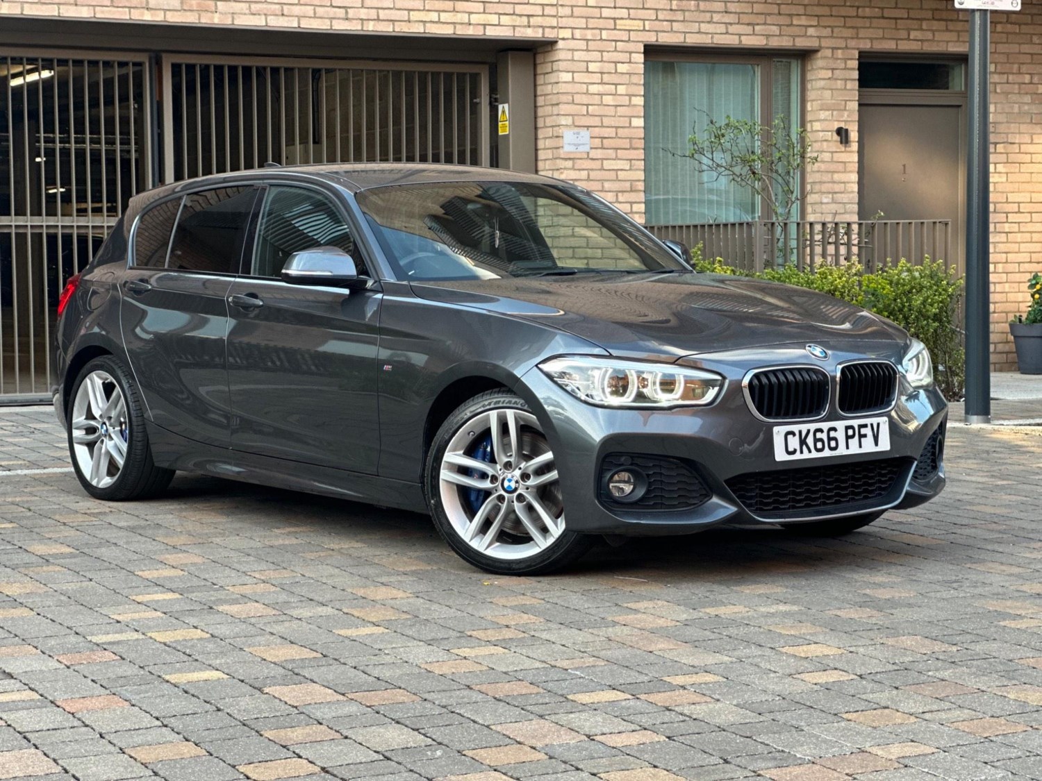 BMW 1 Series Listing Image