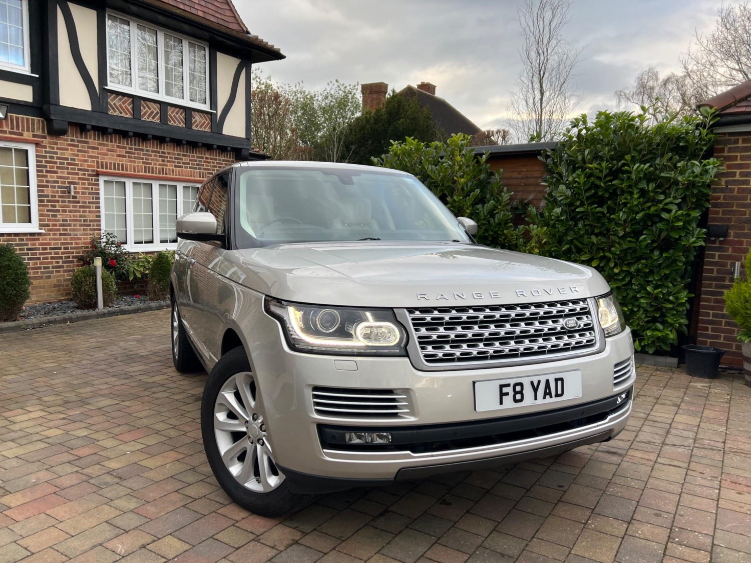 Land Rover Range Rover Listing Image