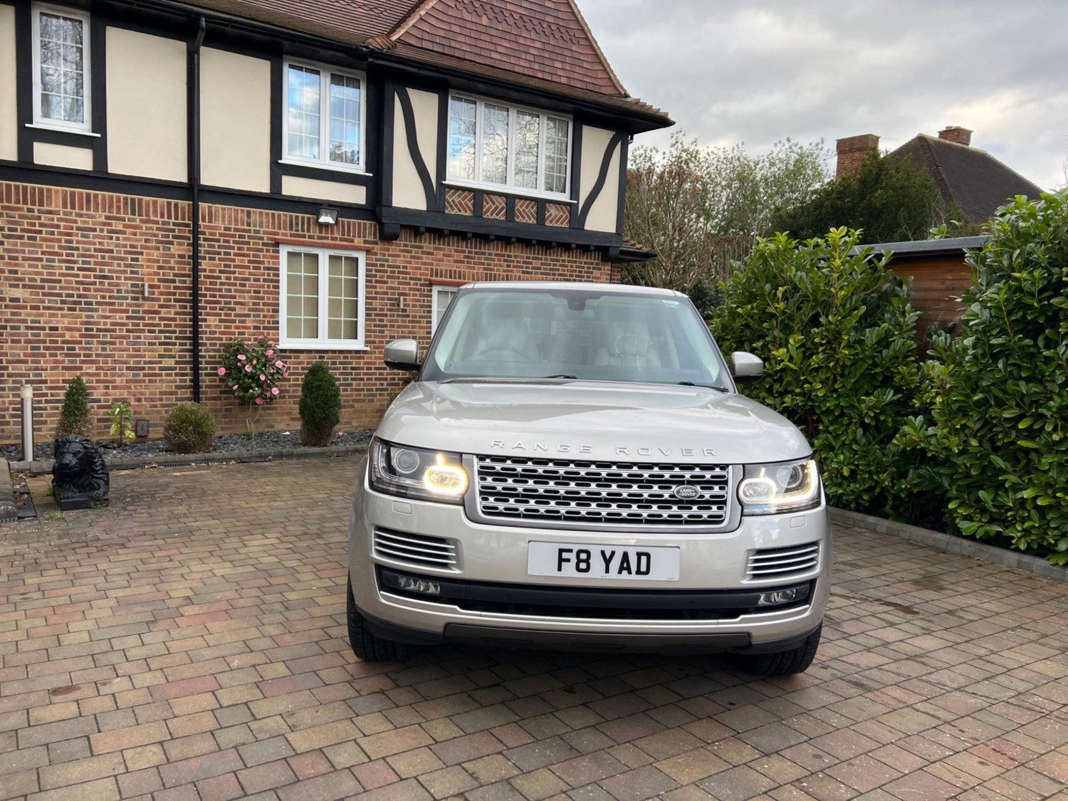 Land Rover Range Rover Listing Image