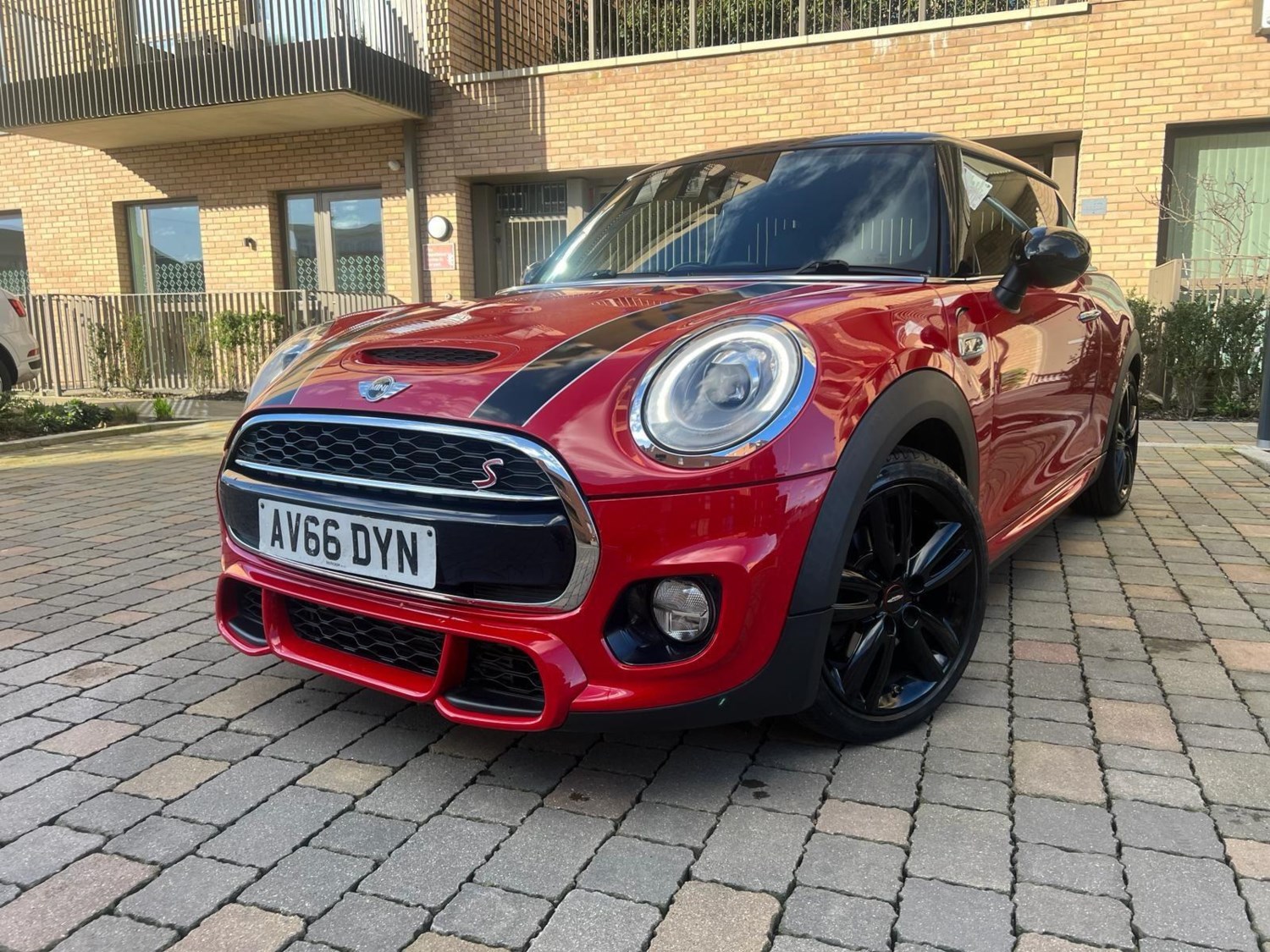 MINI Hatch Listing Image