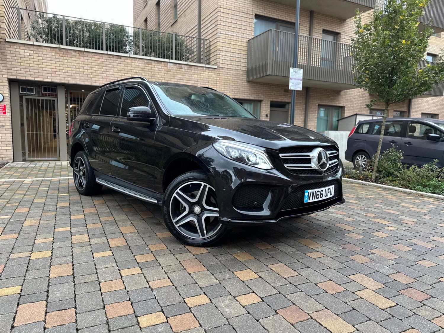 Mercedes-Benz GLE Listing Image