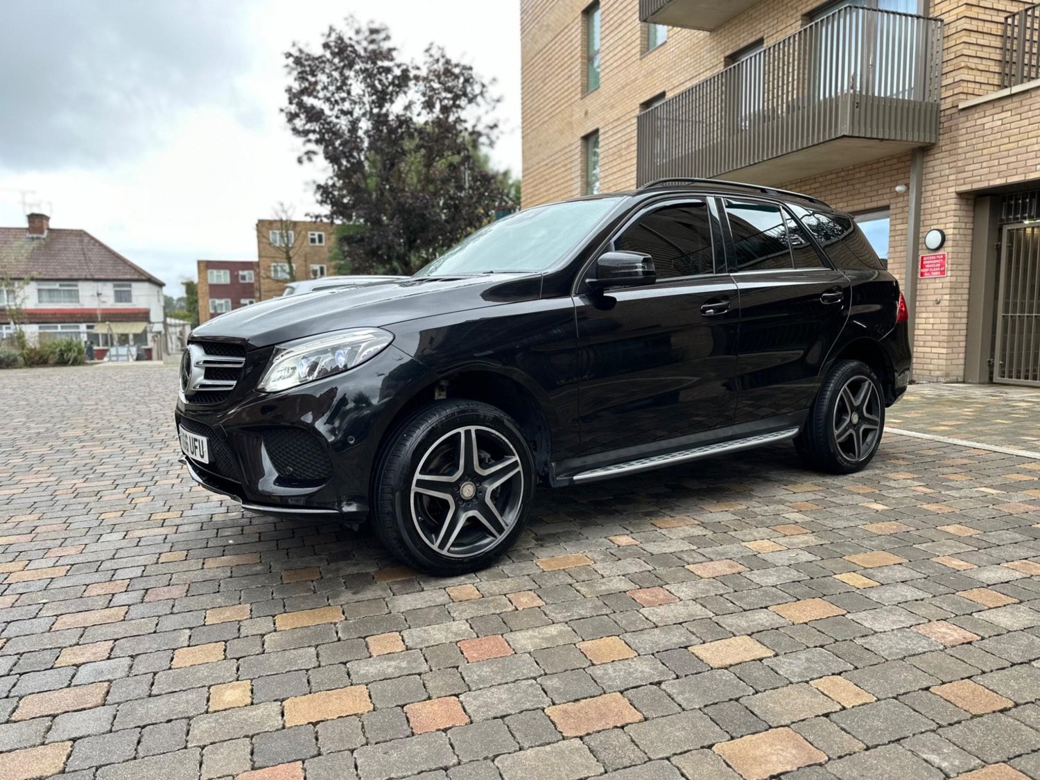 Mercedes-Benz GLE Listing Image