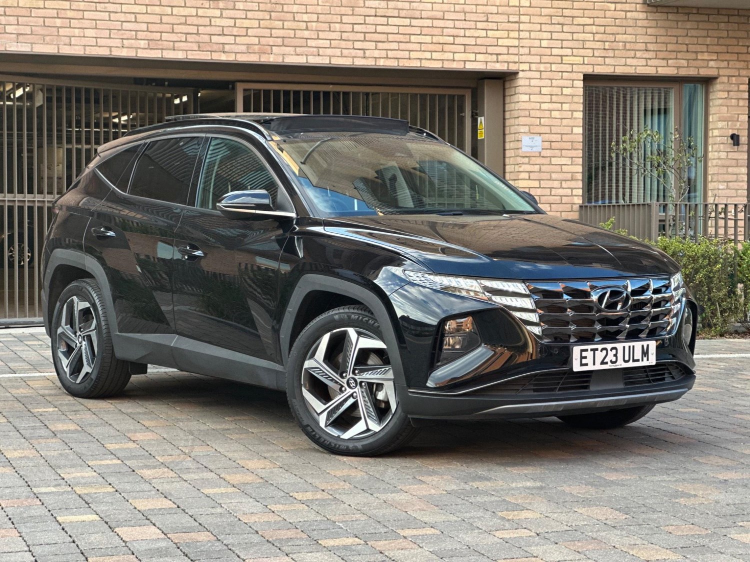 Hyundai TUCSON Listing Image