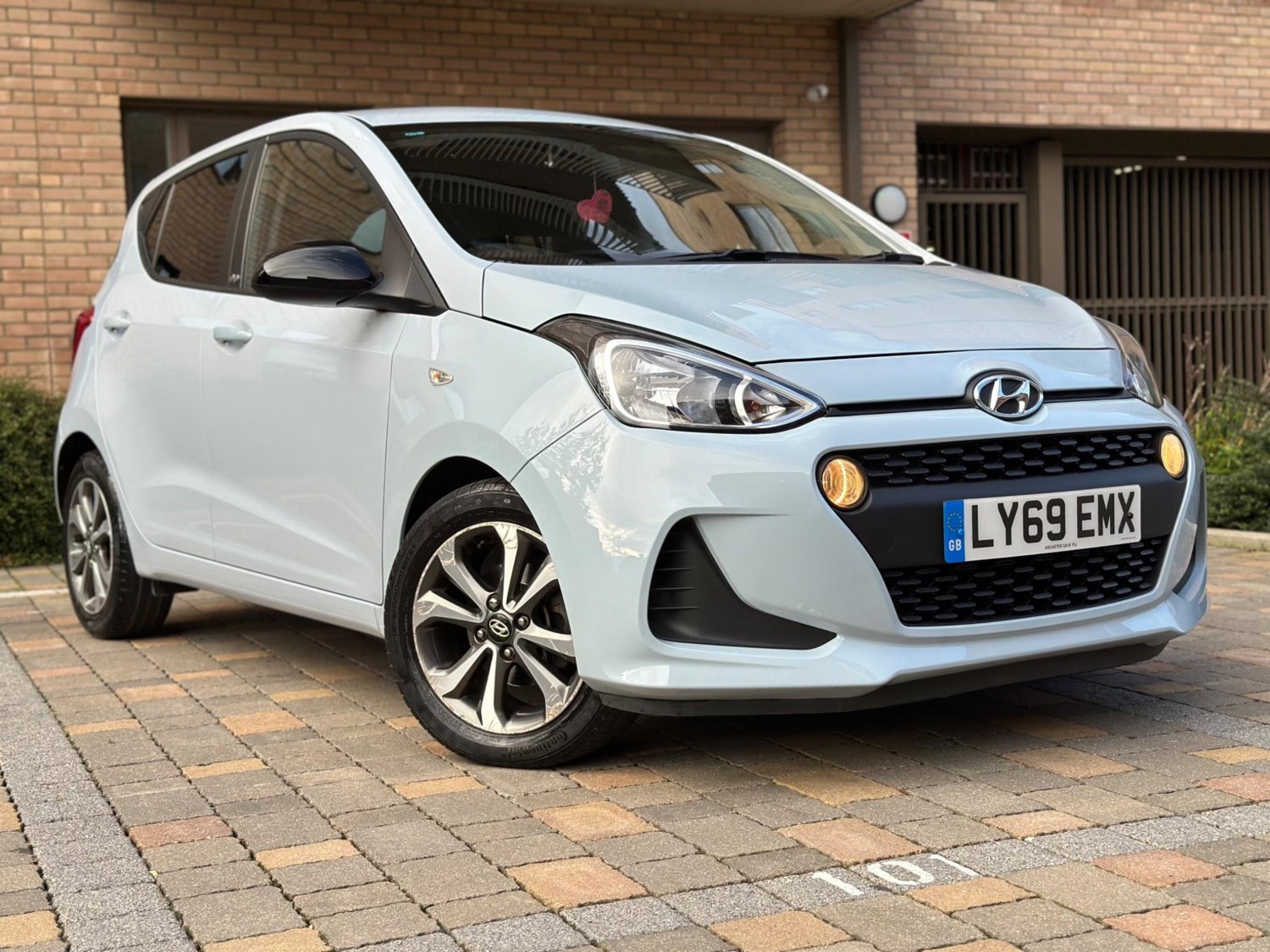 Hyundai i10 Listing Image