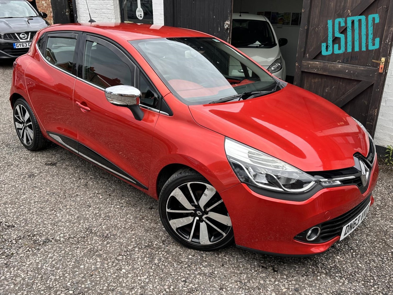 Renault Clio Listing Image