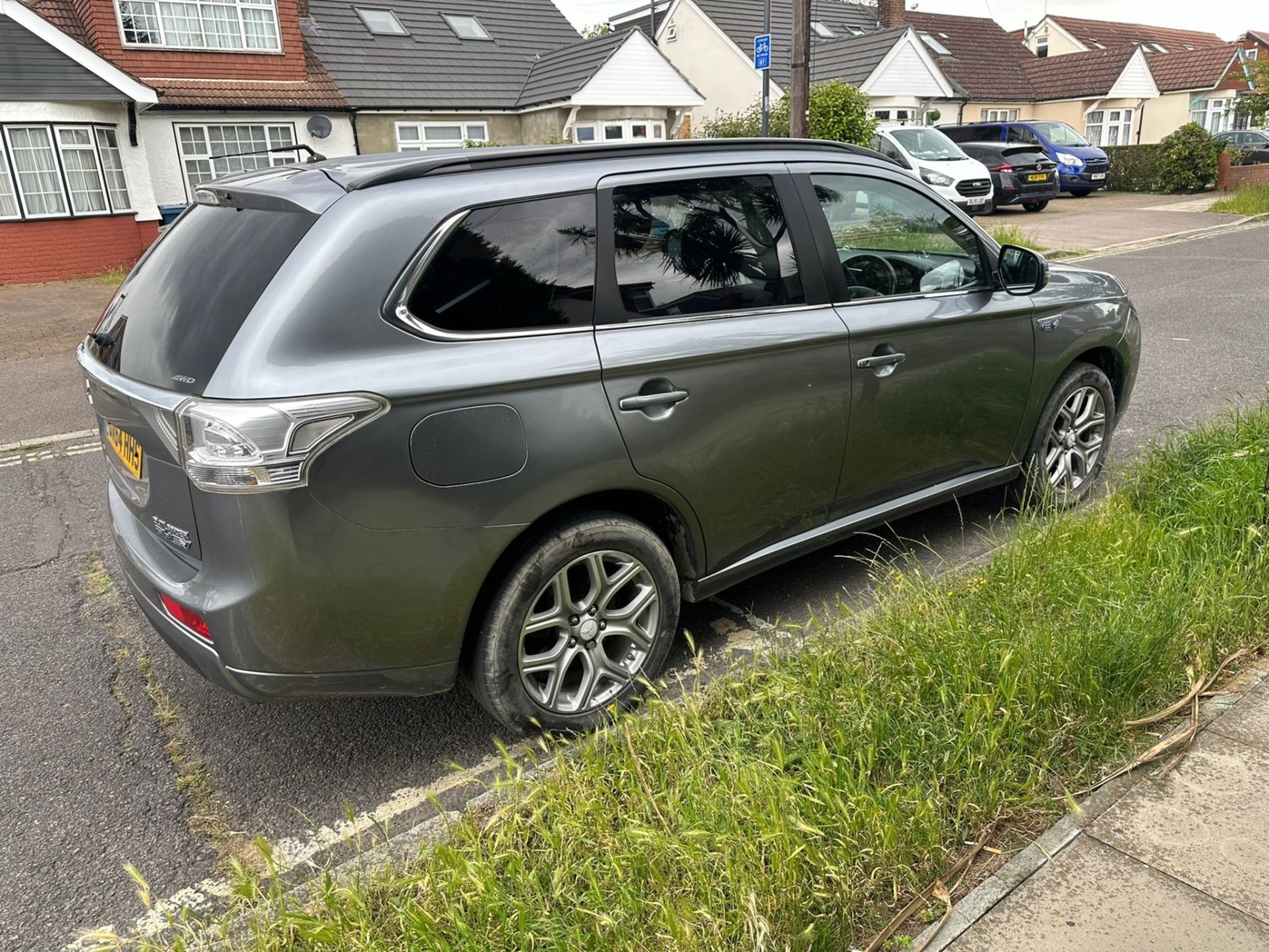 Mitsubishi Outlander Listing Image