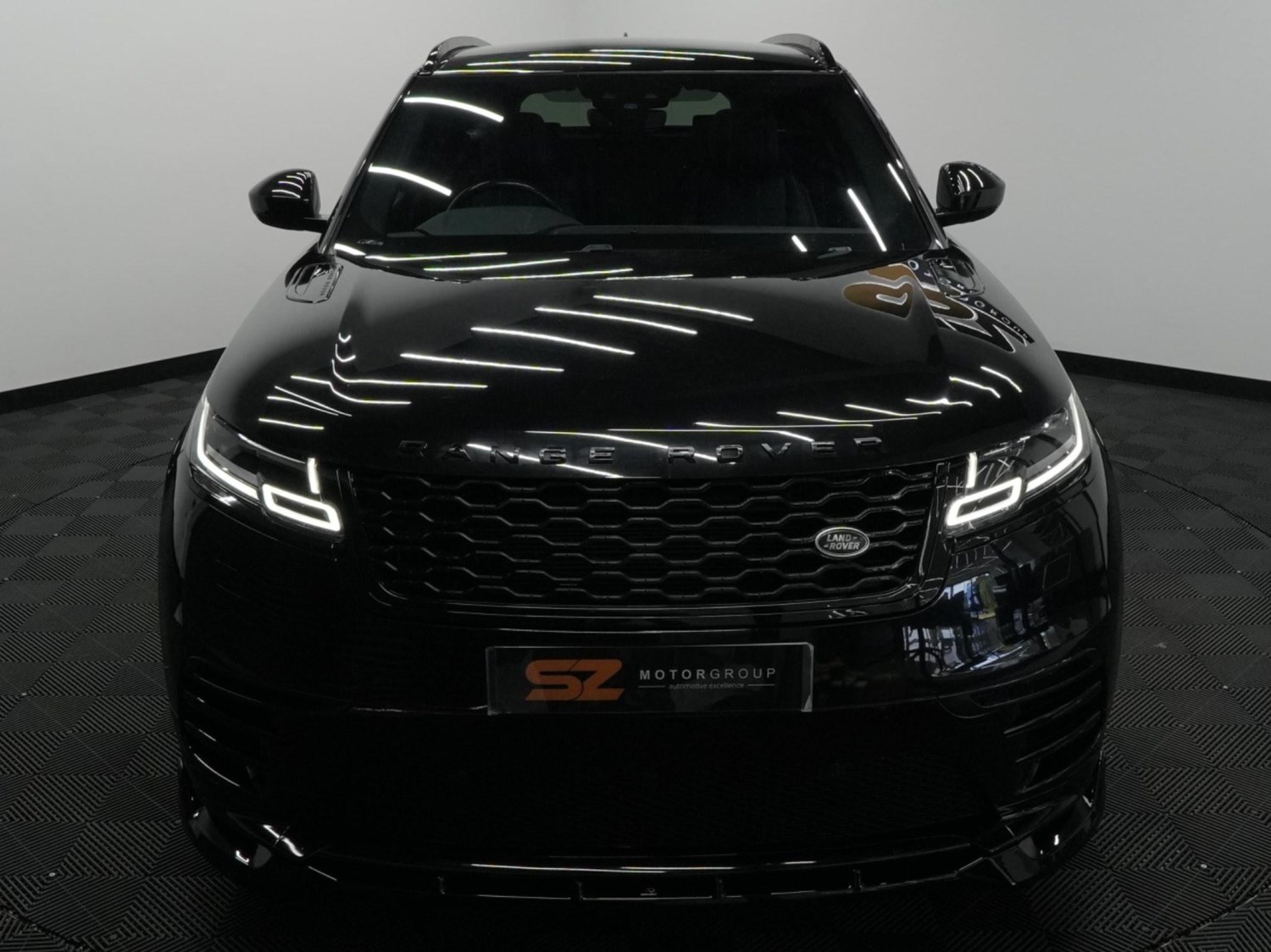 Land Rover Range Rover Velar Listing Image