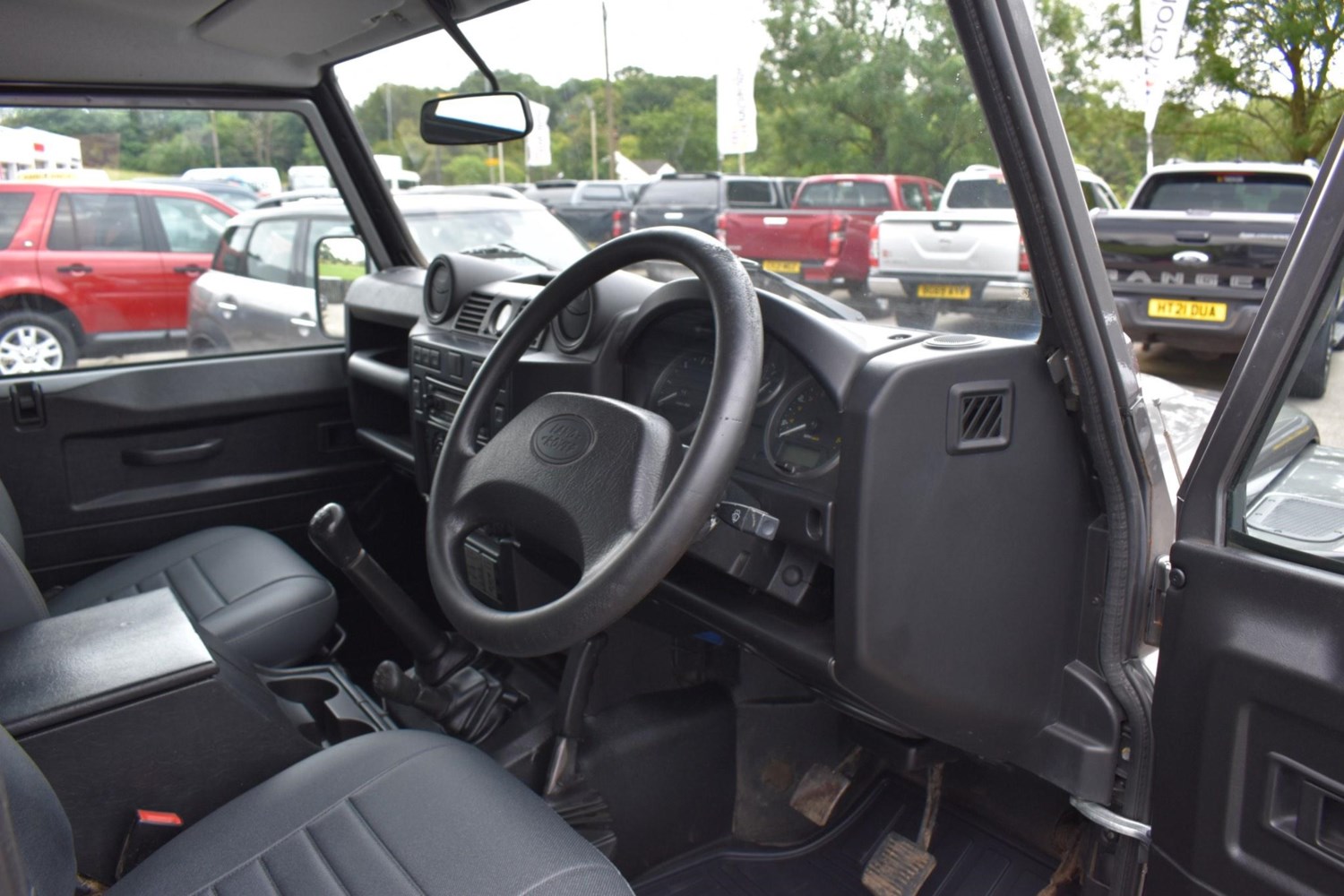 Land Rover Defender 90 Listing Image