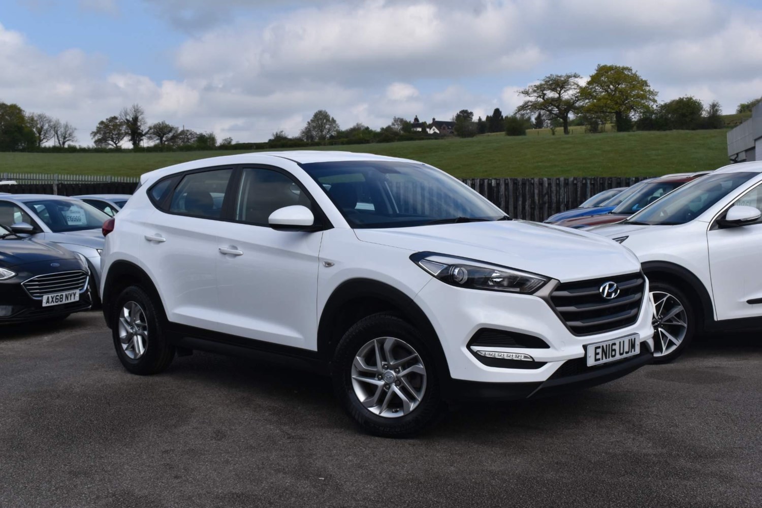 Hyundai TUCSON Listing Image